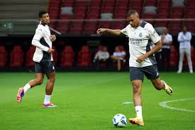 补强中场！英媒：曼联将葡萄牙体育中场尤尔曼德视为目标.